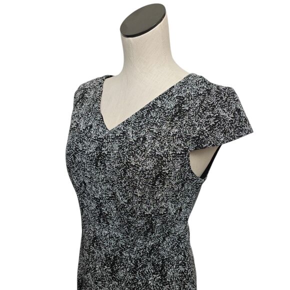 Betsey Johnson Womens Size 6 Metallic Print V-Neck Cap Sleeve Stretch Knit Dress - Picture 8 of 12